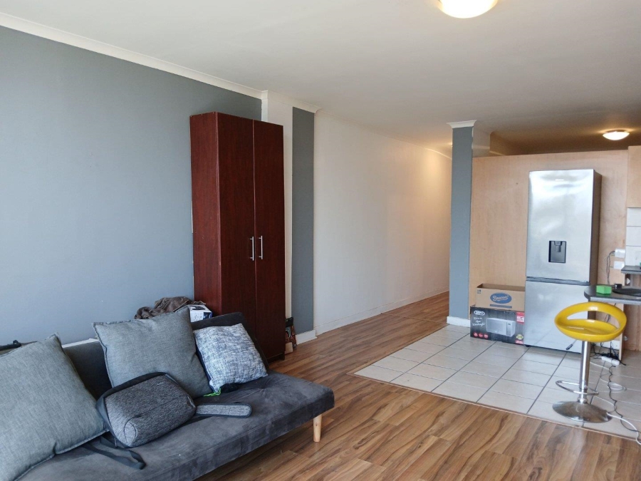 To Let 1 Bedroom Property for Rent in Woodstock Western Cape